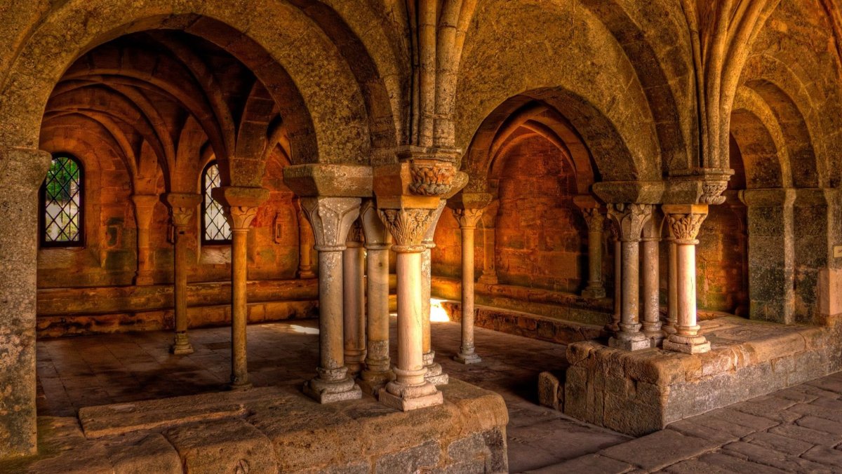 Зал в замке романский стиль средневековья