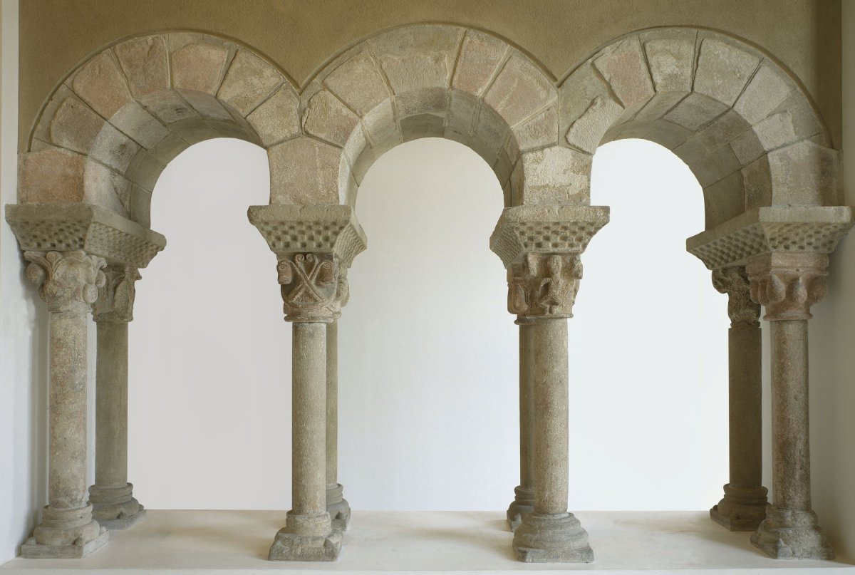 Полуциркульные арки архитектура романский стиль