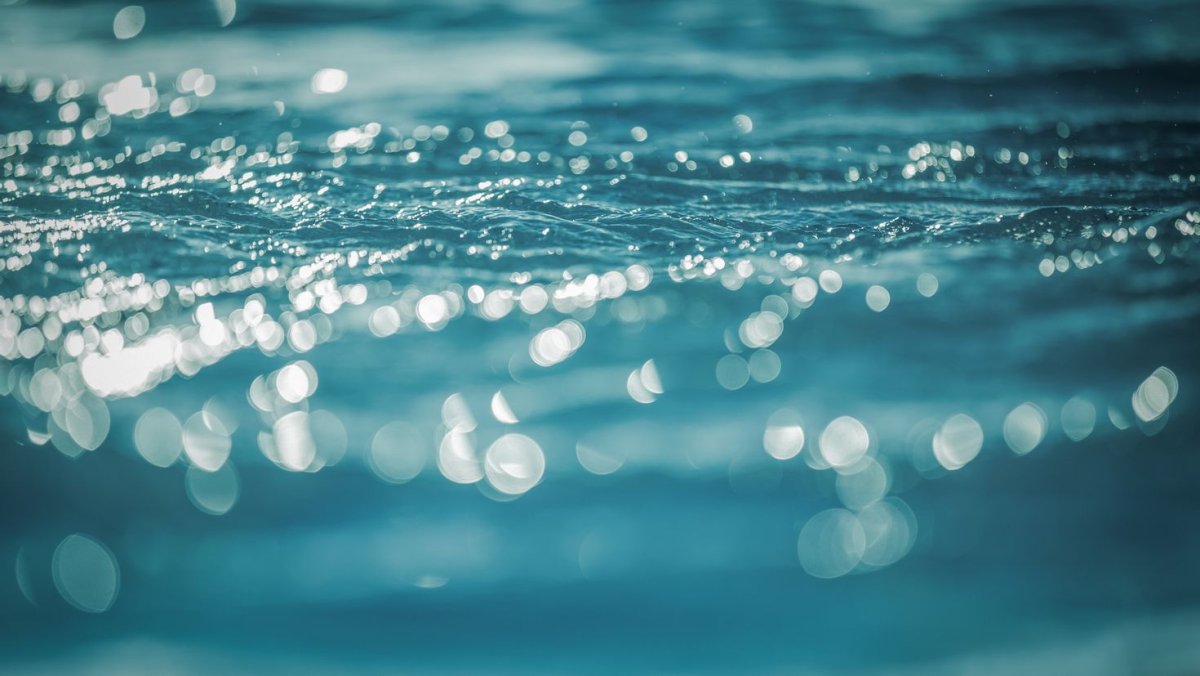 Блики на воде