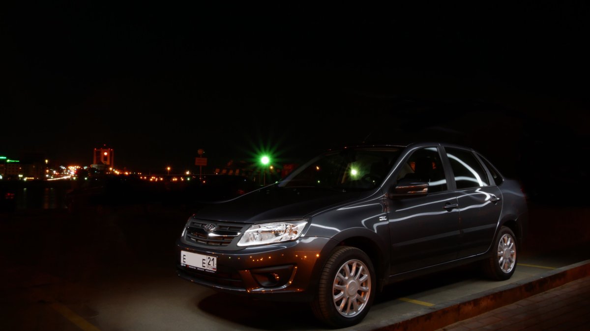 Лада Гранта ночью фл Борнео