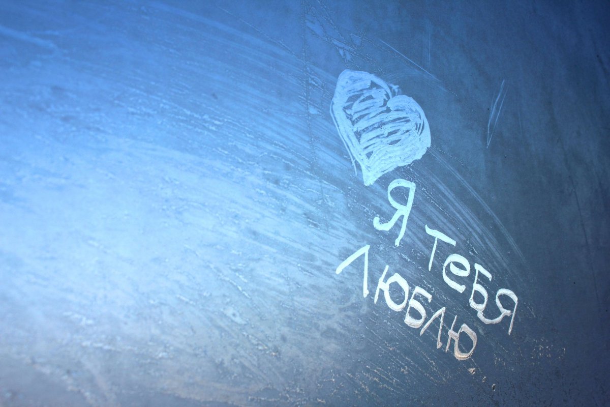 Чёрные мативирующие абои