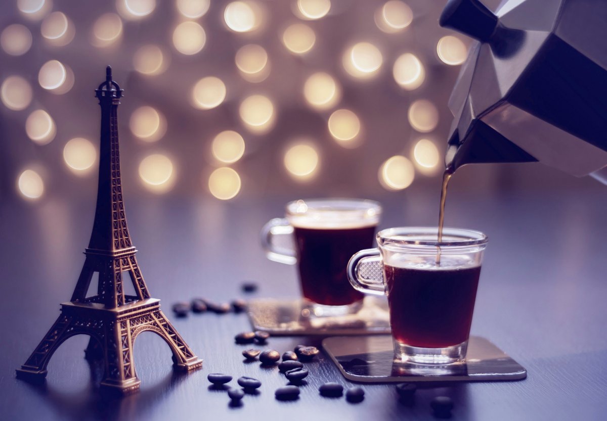 Франция Эйфелева башня с кафе