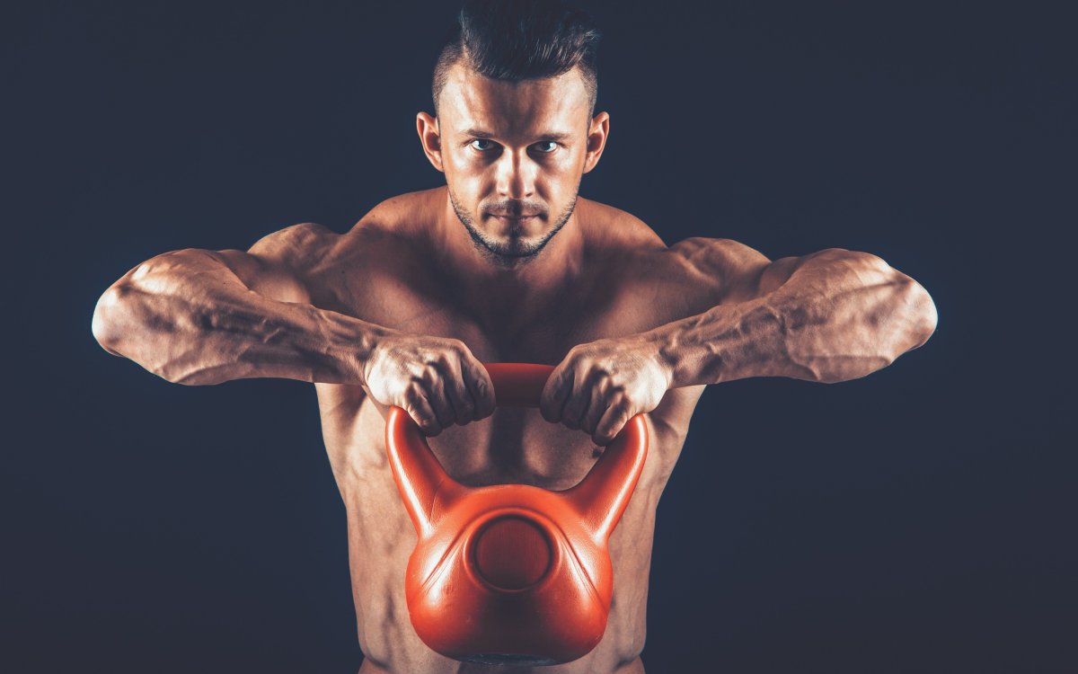 Мужик с гирей