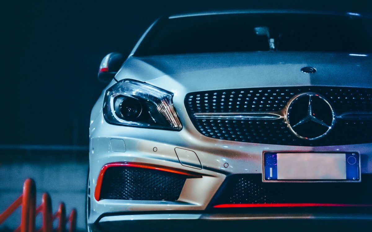 Мерседес на заставку телефона