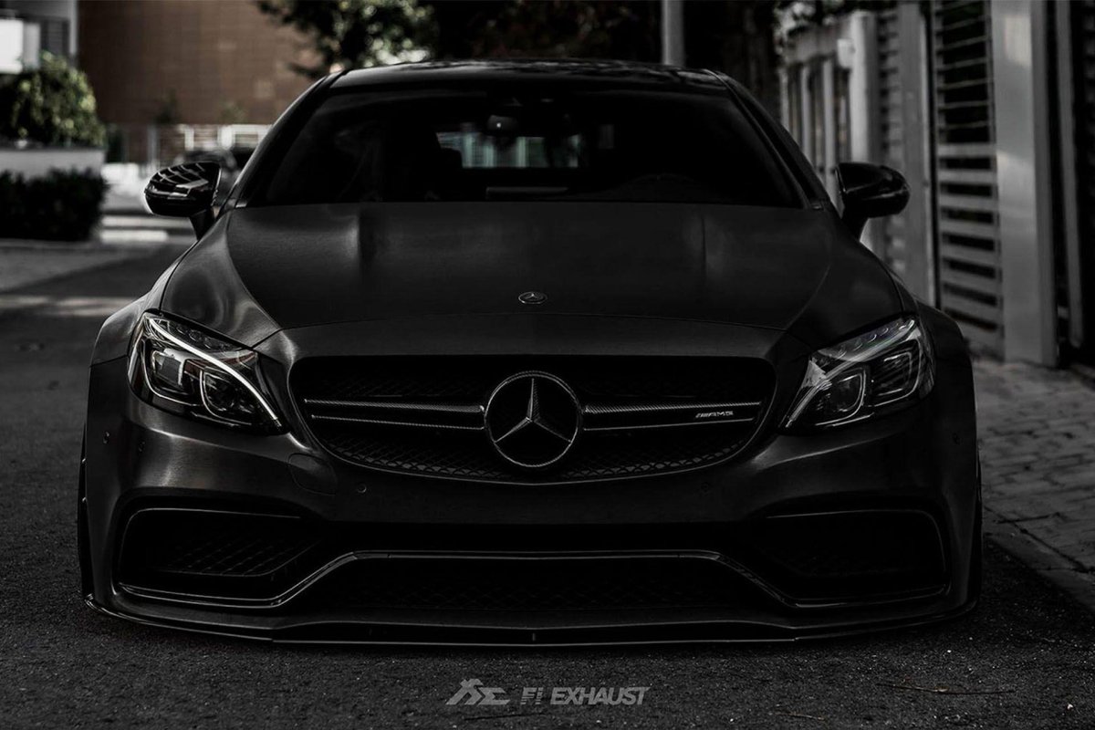 Mercedes Benz e63 AMG черный