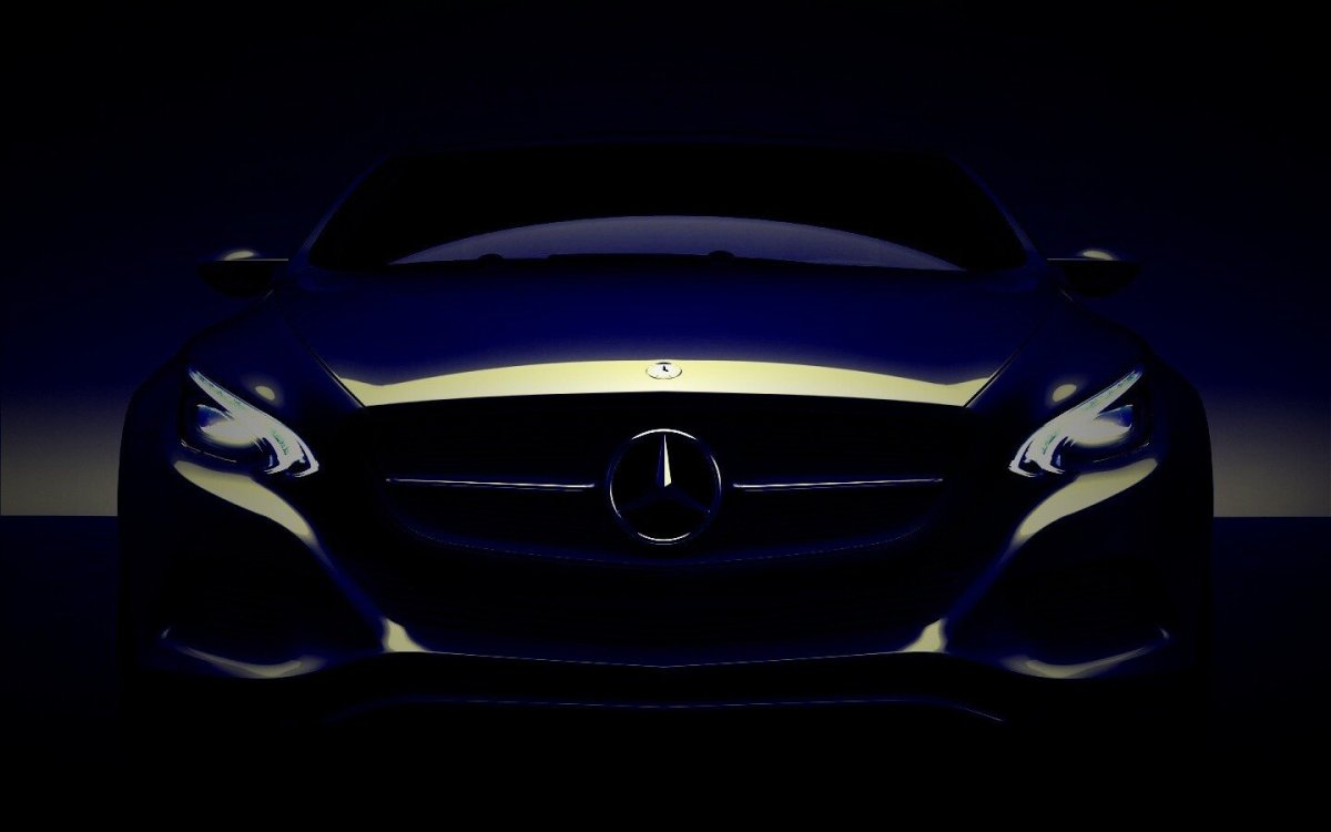 Машина на черном фоне