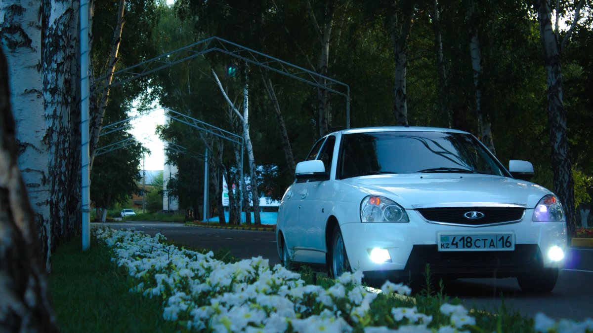 Белая Приора на рабочий стол