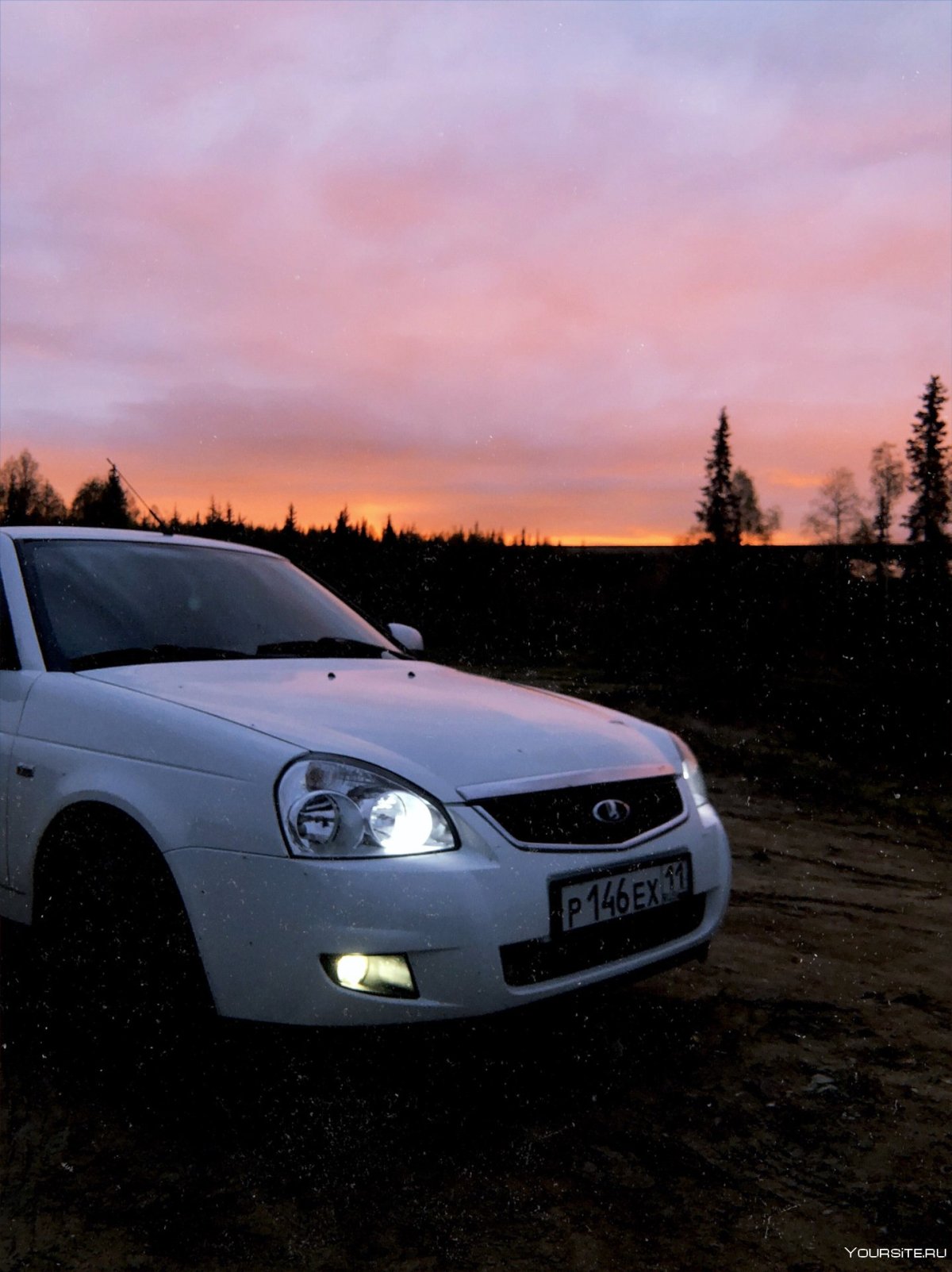 Белая Приора хэтчбек опер