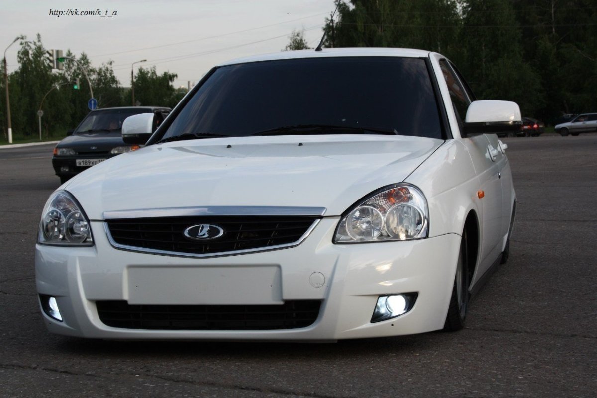 Красивые белые Приоры