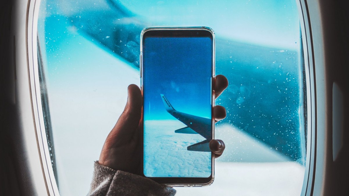 Иллюминатор самолета