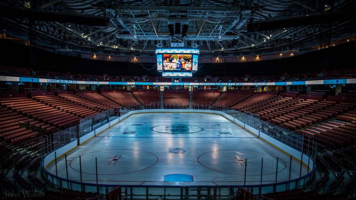 Бостонский университет ледовая Арена