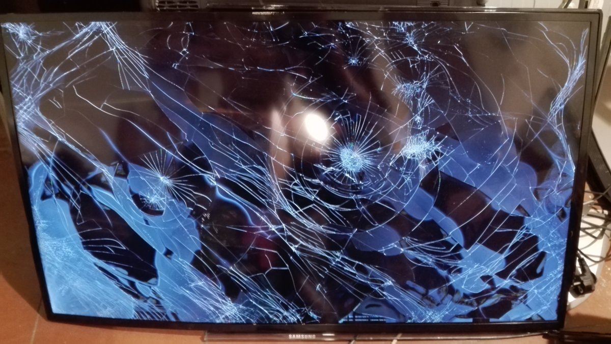 Разбитый экран айфона