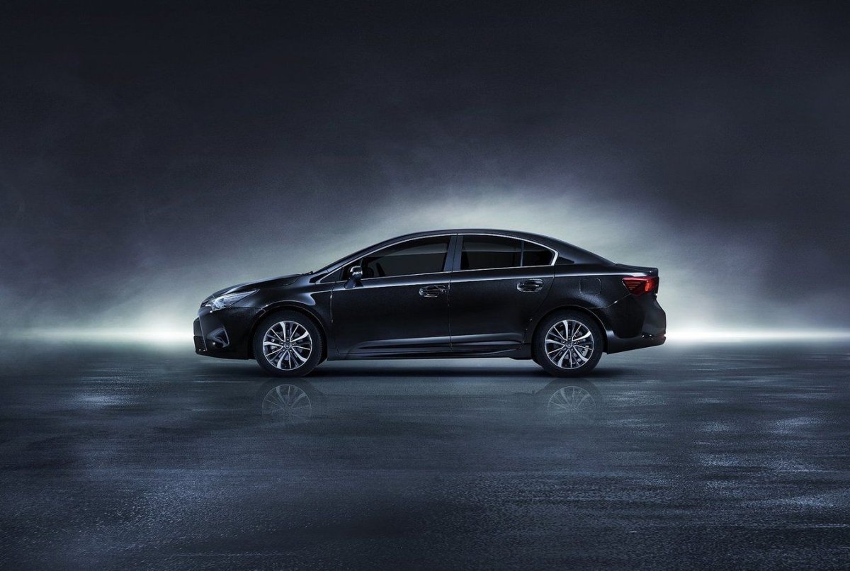 Тойота Авенсис 2016