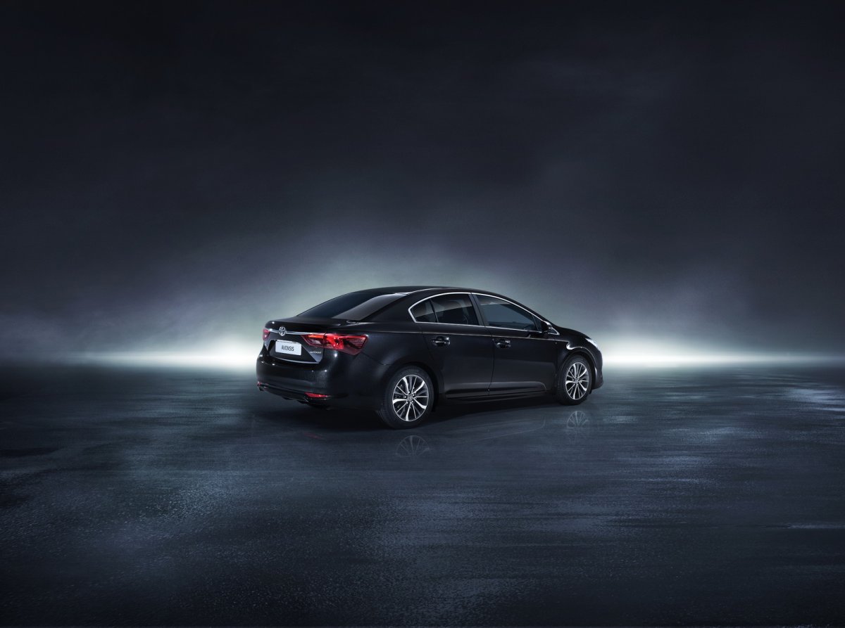 Toyota Avensis 2016 года