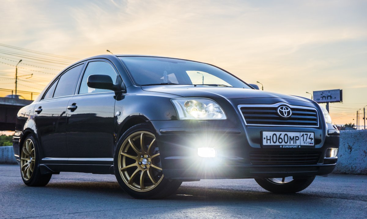 Toyota Avensis t250 r17