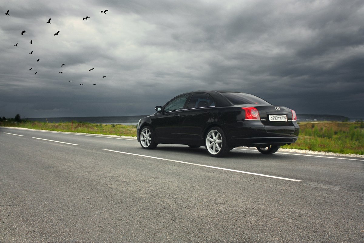 Диски r18 на Toyota Avensis 2