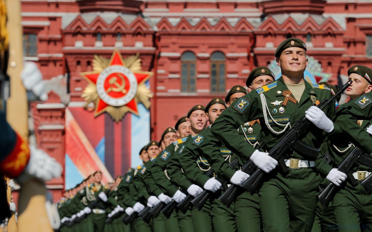 Солдаты на параде