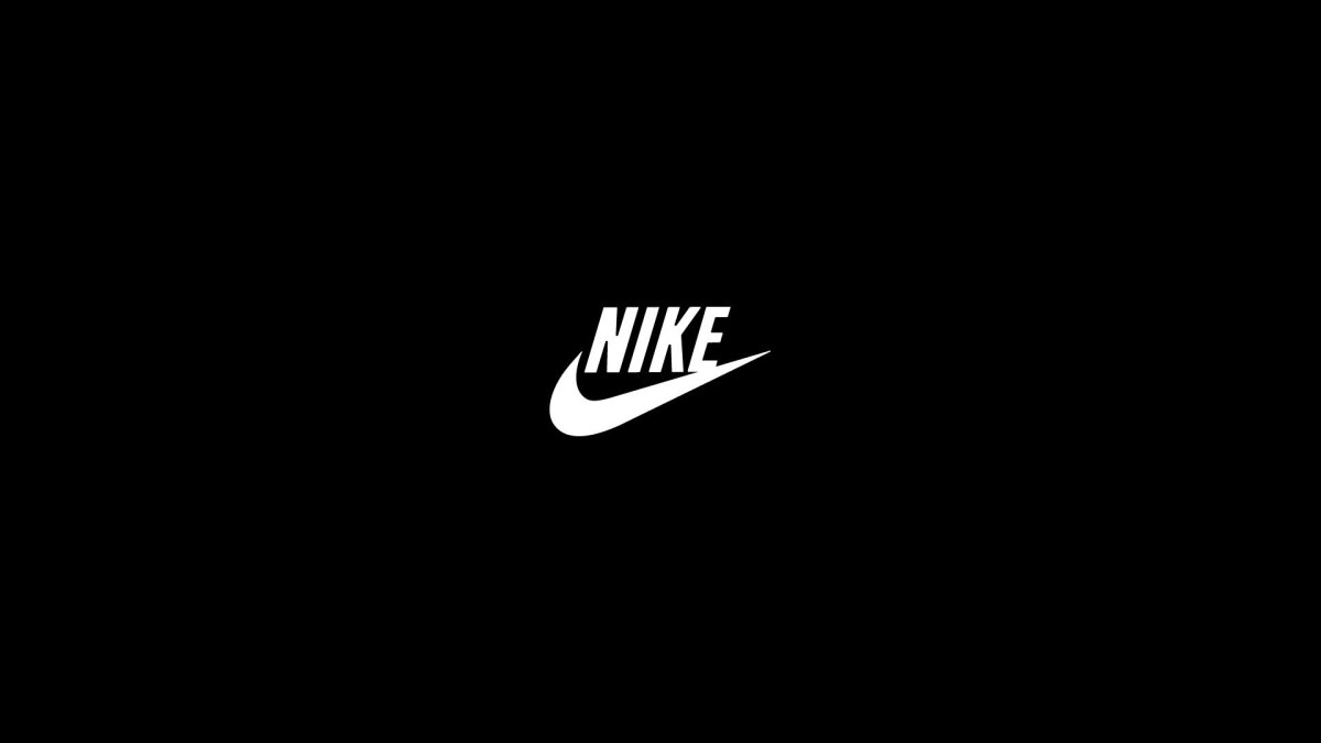 Nike на черном фоне