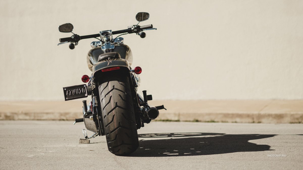 Harley Davidson Breakout обои