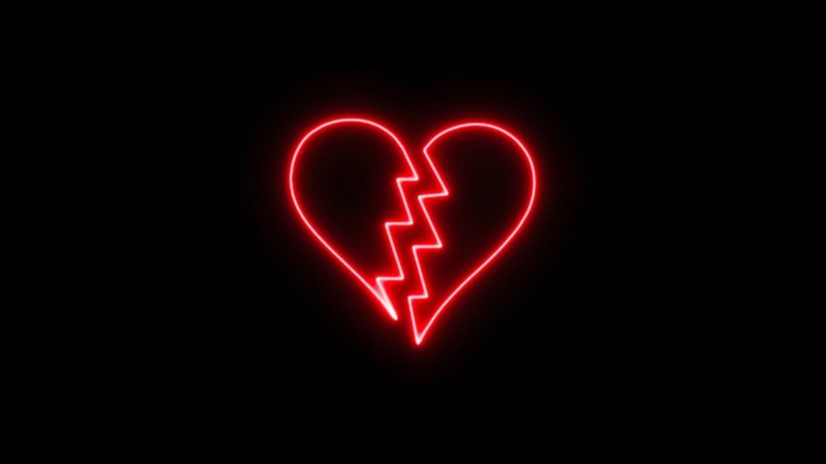 Сердце на черном фоне