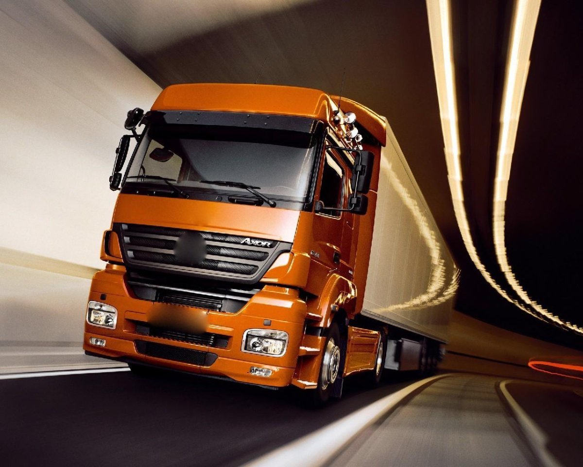 Новый тягач Mercedes-Benz Axor