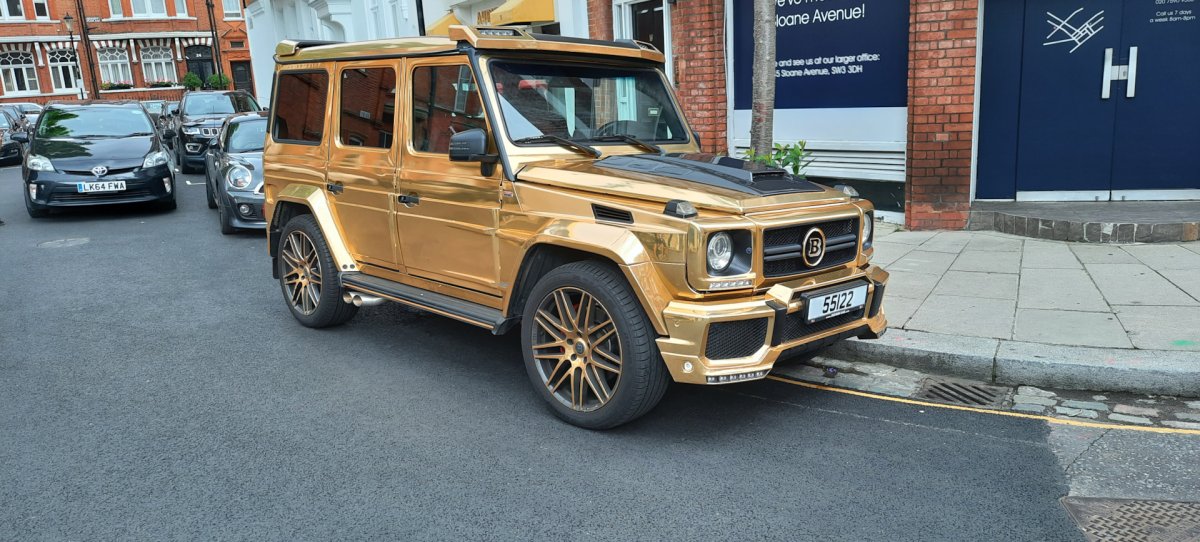 Мерседес Гелик золотой