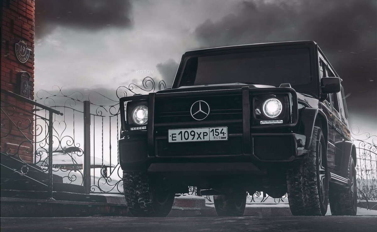 Черный Гелик и белый Гелик