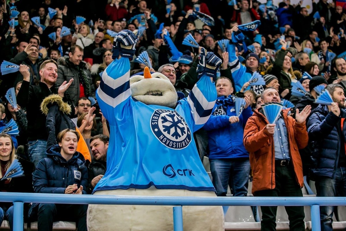 Болельщицы хк Сибирь