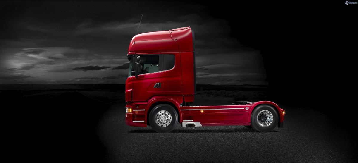 Грузовик на темном фоне