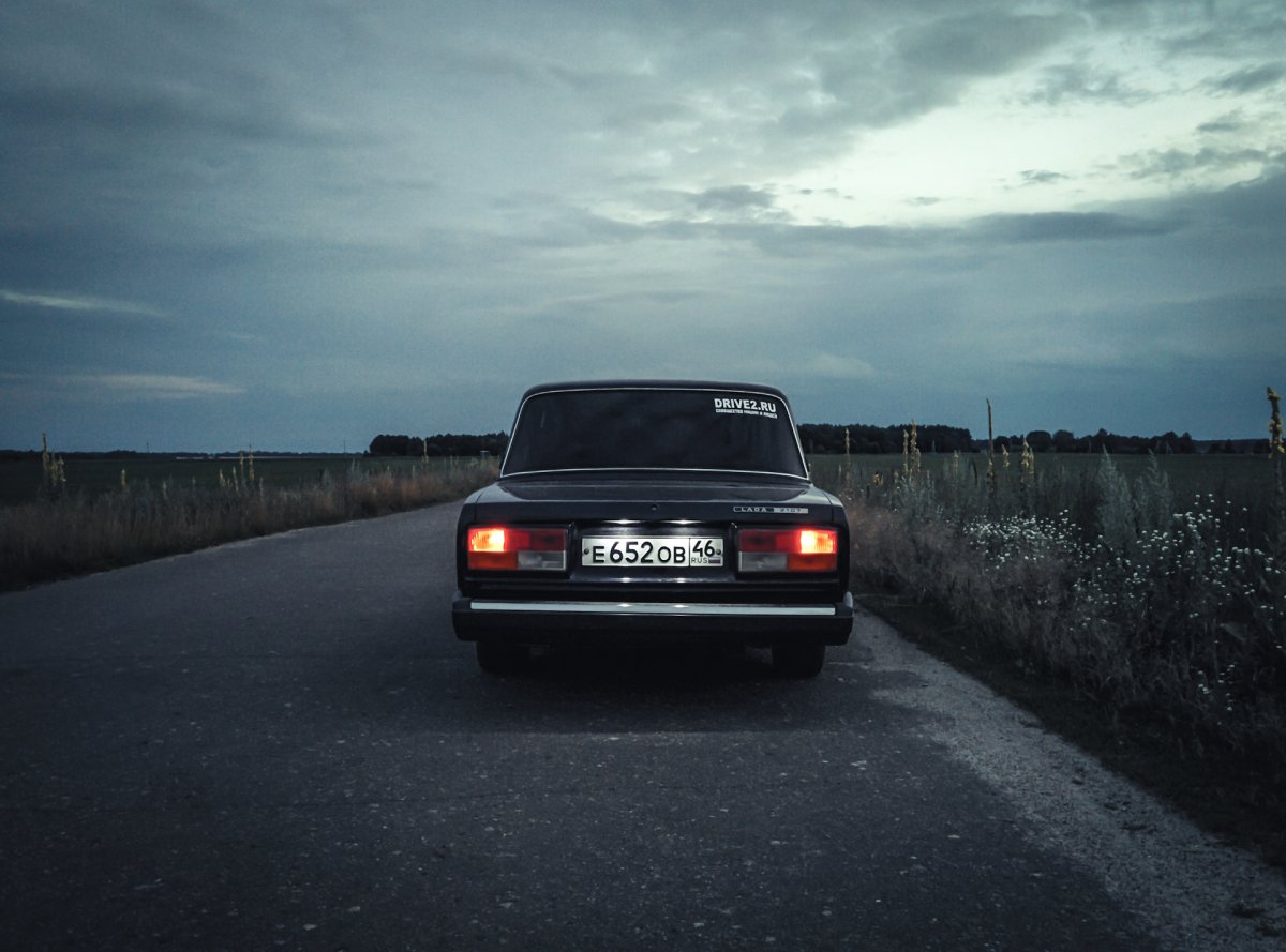 Лада ВАЗ 2107 ночью