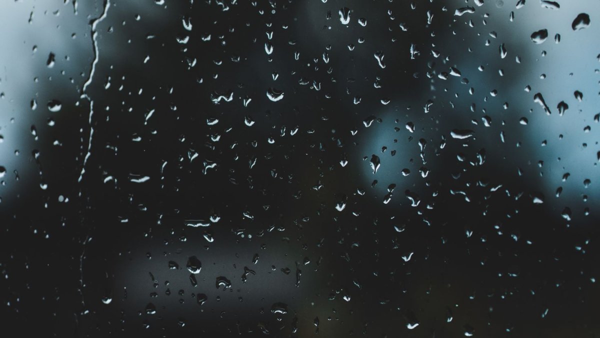 Дождь на стекле
