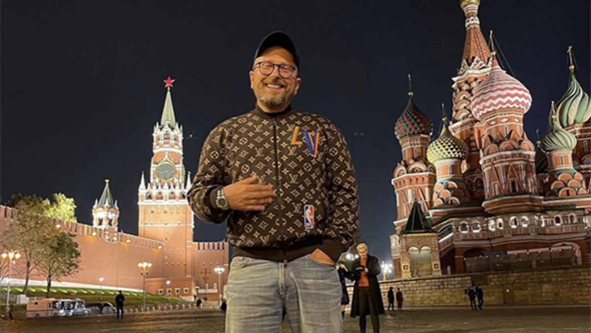 Sharij. Шарий на красной площади. Шарий на красной площади 2021. Шарий в Москве. Фото на фоне Кремля.