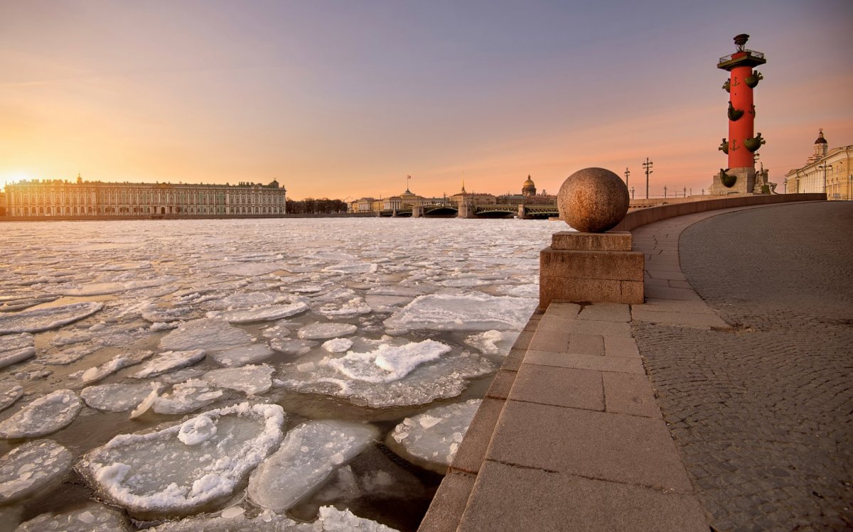 Стрелка Васильевского острова зима