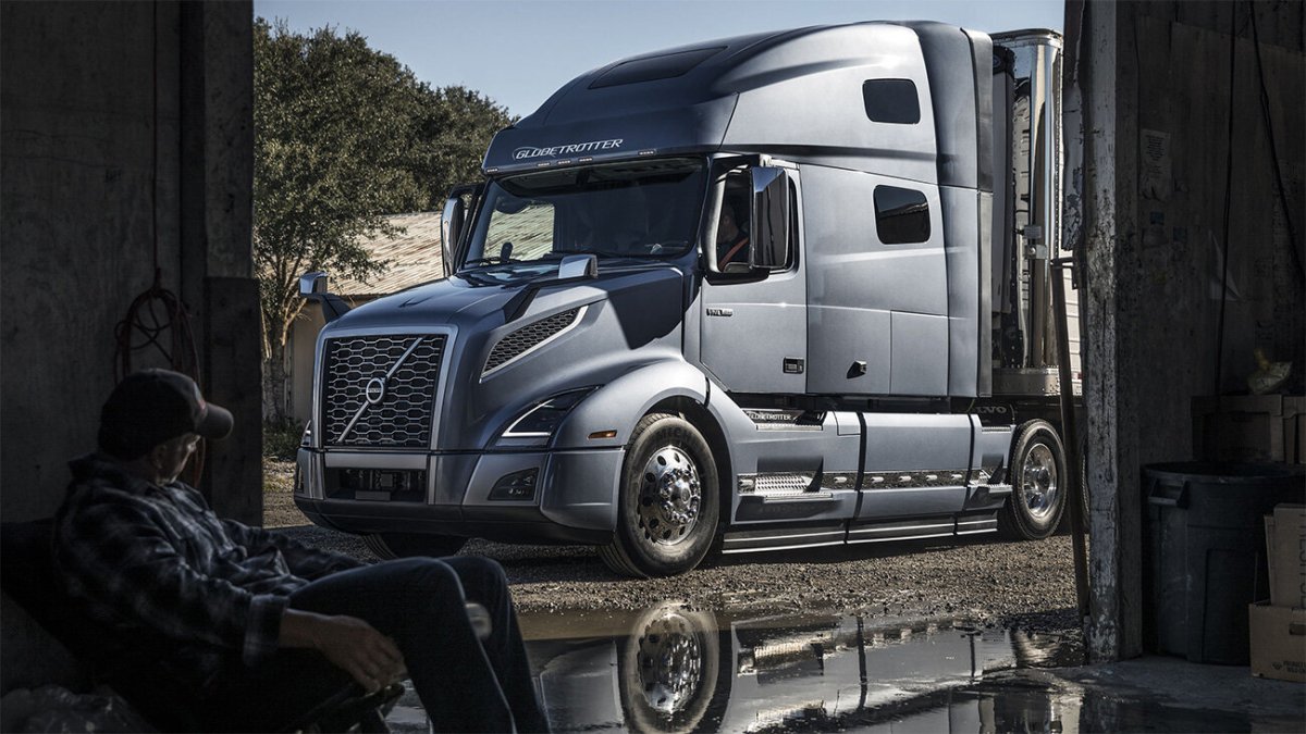 Грузовик на обочине