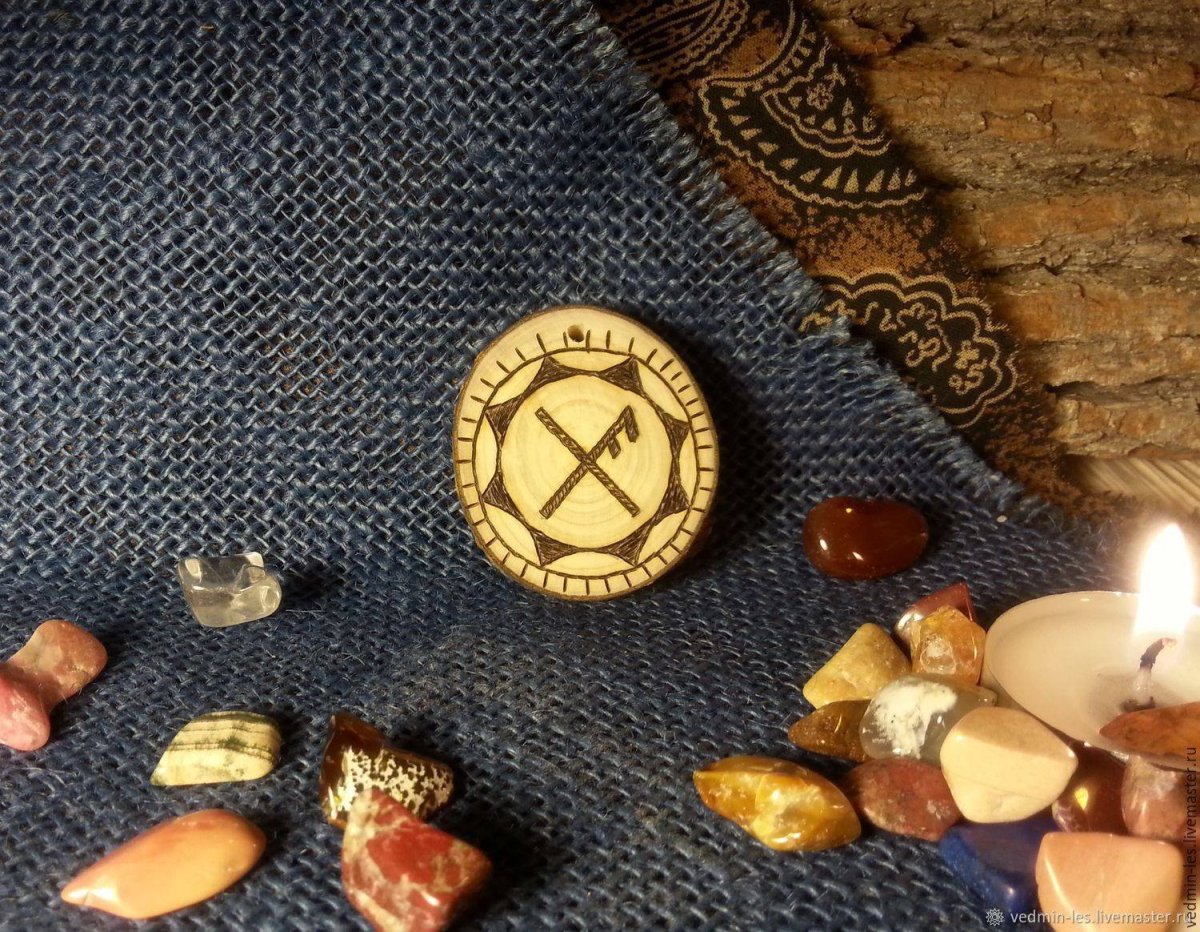 Амулеты и талисманы для привлечения денег и удачи