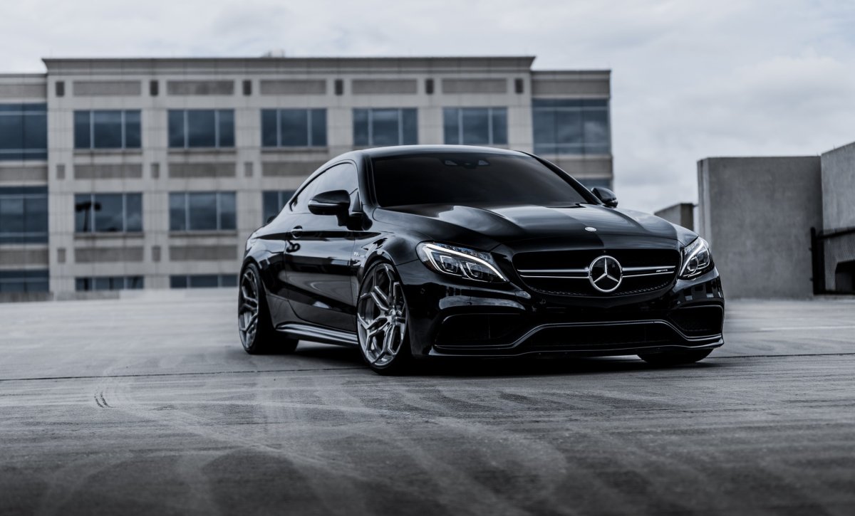 Мерседес c63 AMG черный