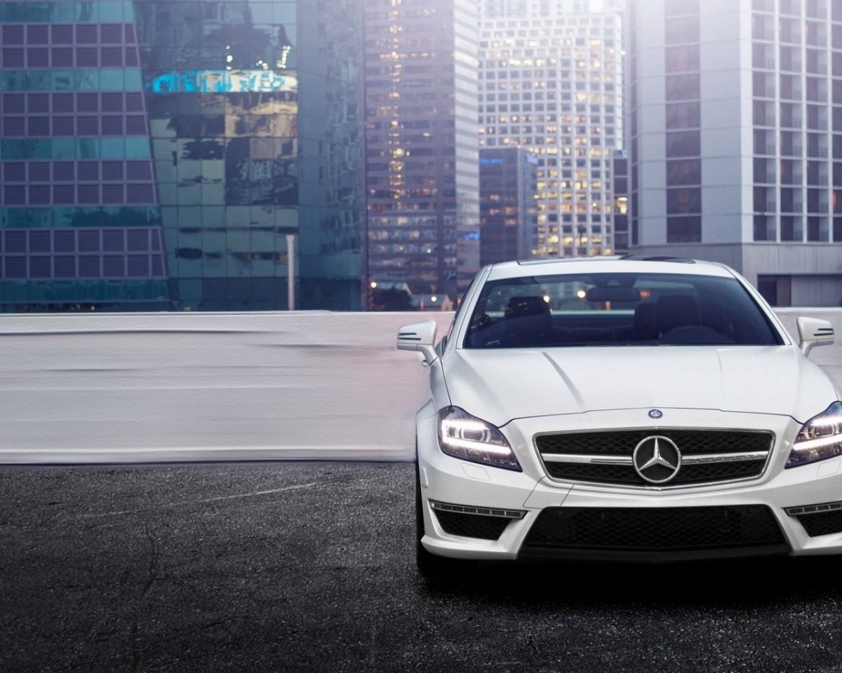 Mercedes CLS на аву