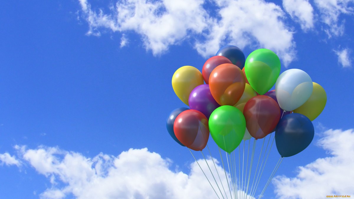 Воздушные шары на фоне неба