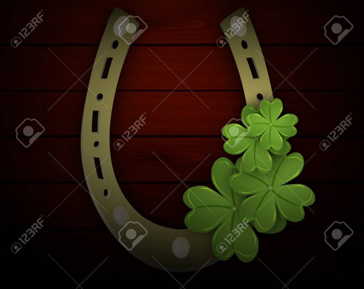 Подкова с клевером на удачу