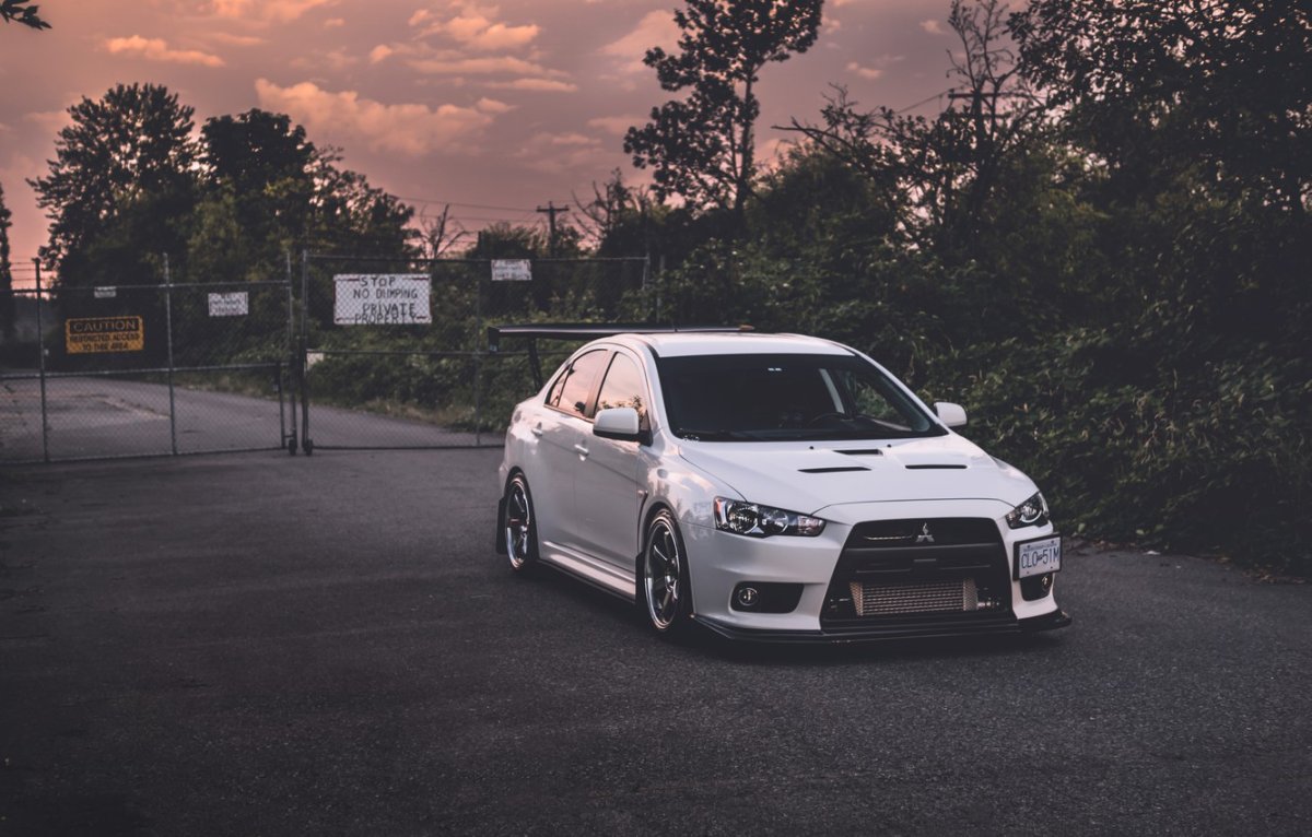 Mitsubishi Lancer Evolution 10 White