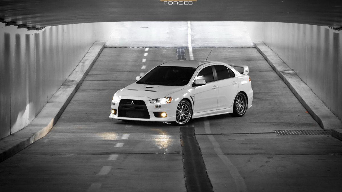 Mitsubishi Lancer Evolution 10 White