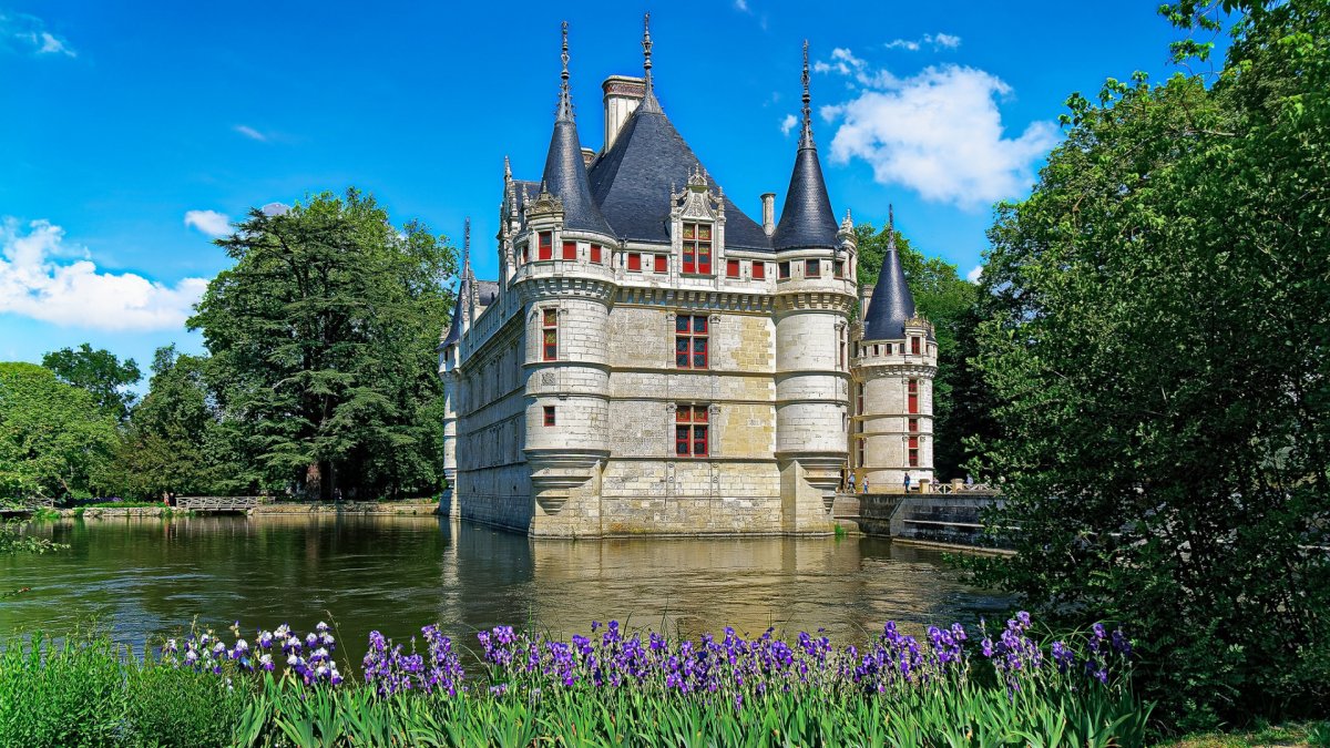 Замок торнеф Франция