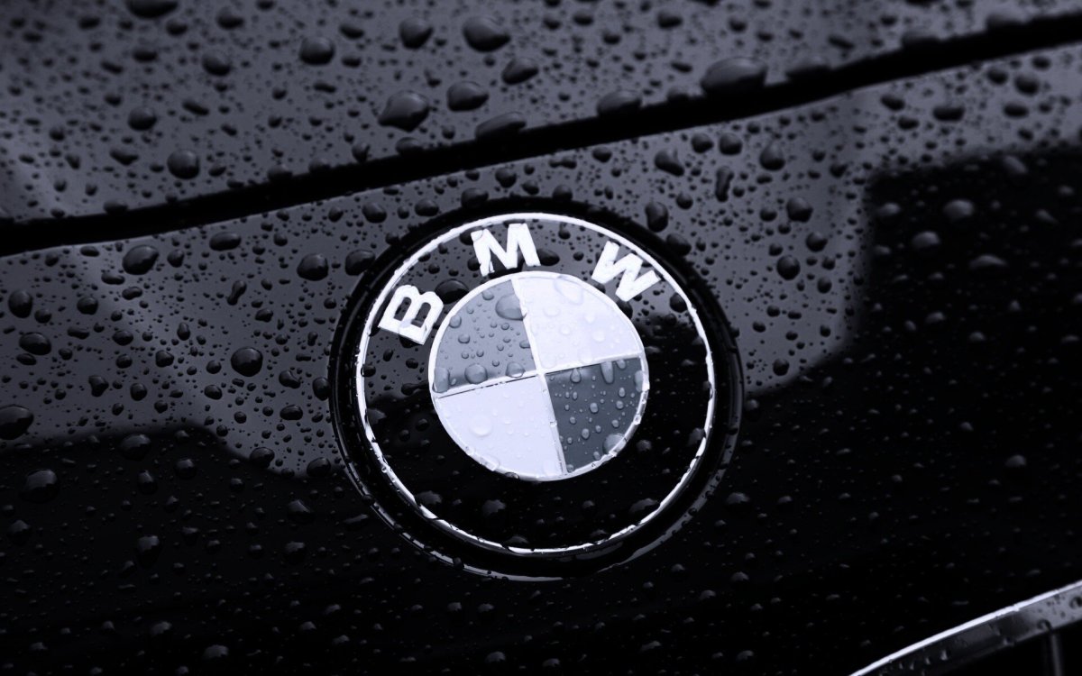 BMW эмблема черная m50d