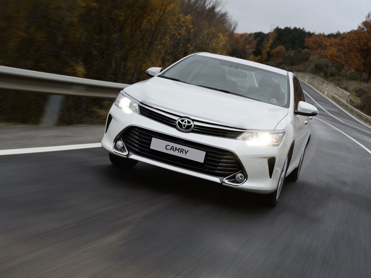 Тойота Камри 55 2015