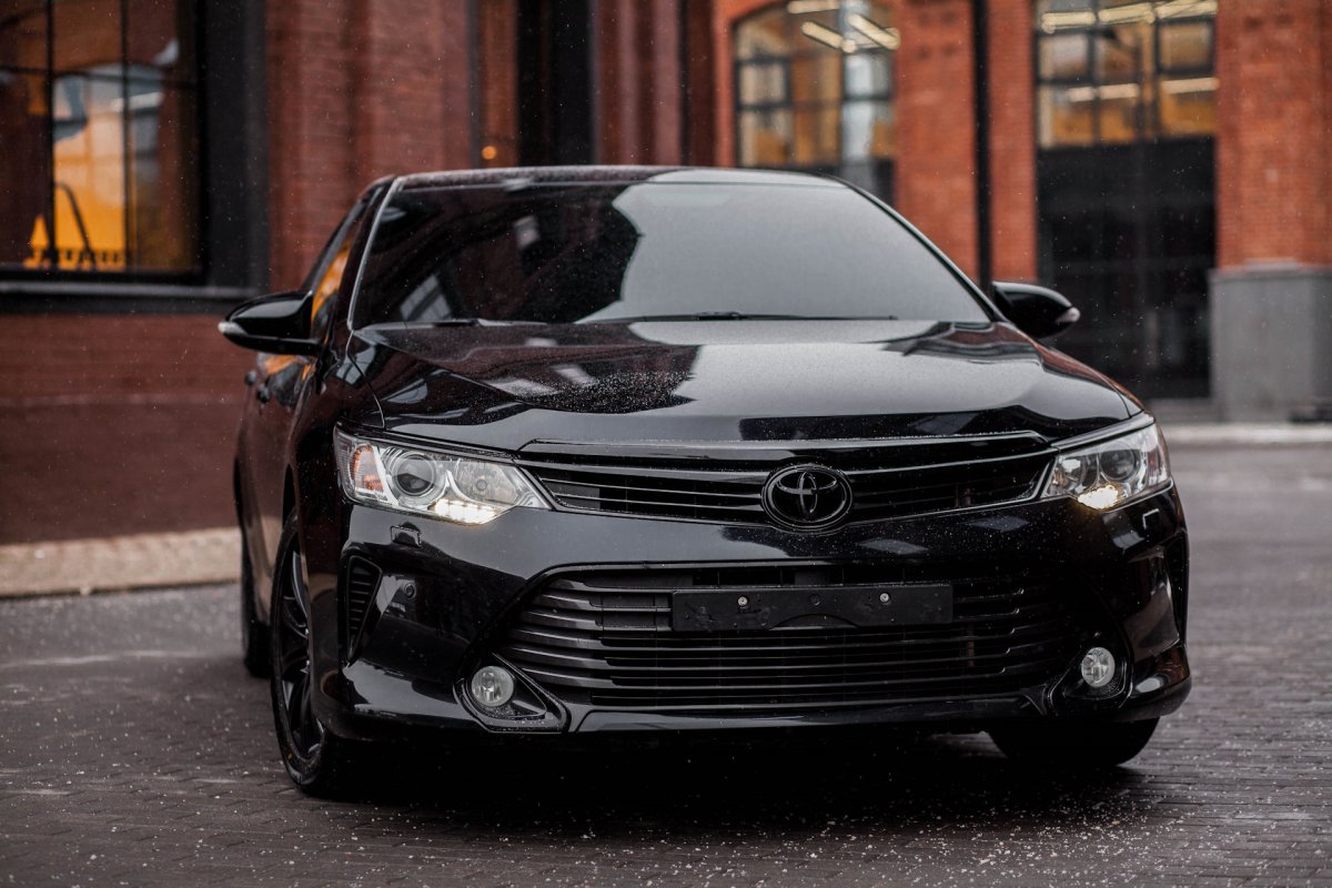 Toyota Camry v55 черная