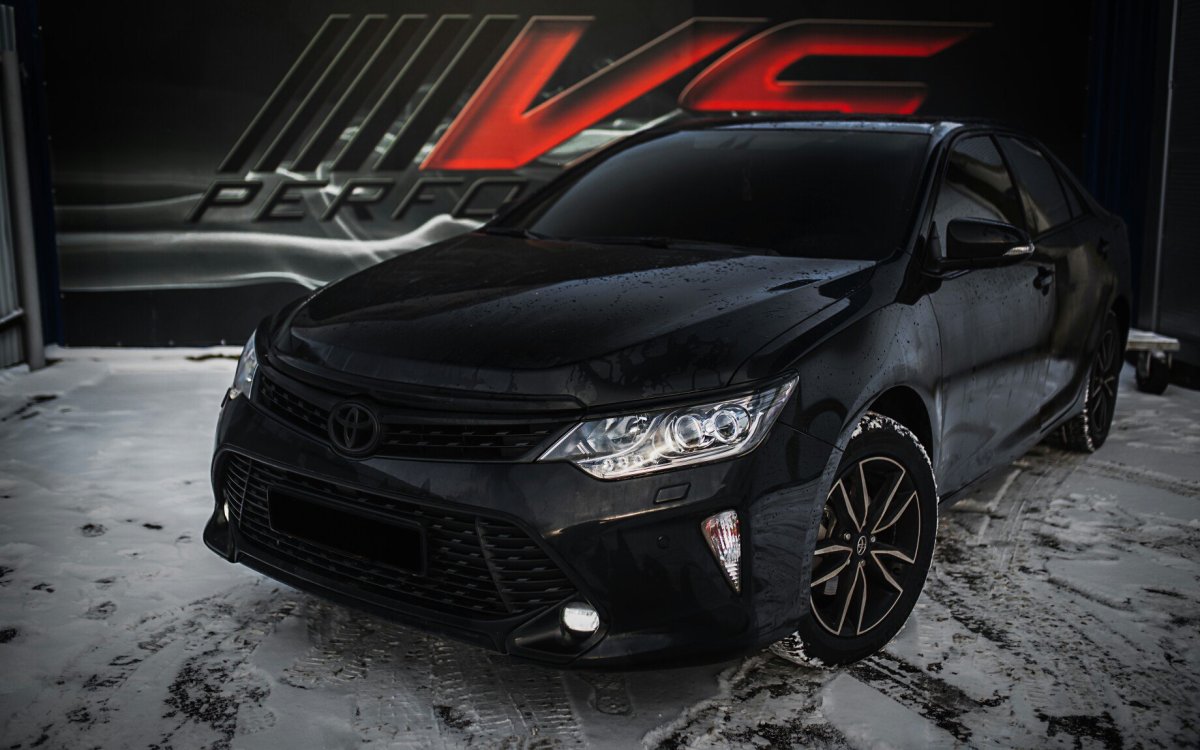 Toyota Camry v55 черная