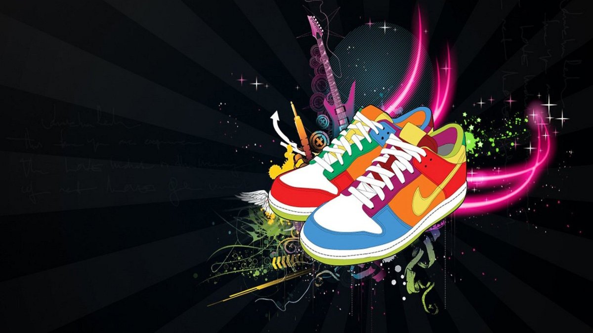 Кроссовки на черном фоне