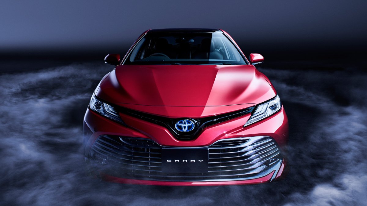 Toyota Camry 70 Red