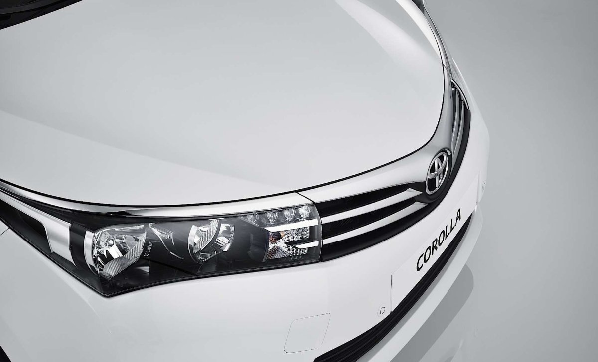 Фары автомобиля Toyota Camry 2013-2015