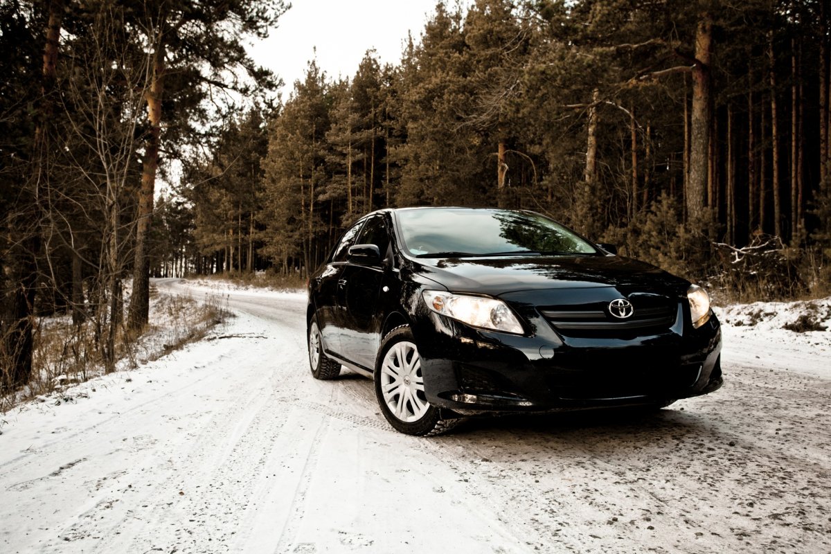 Тойота Королла черная